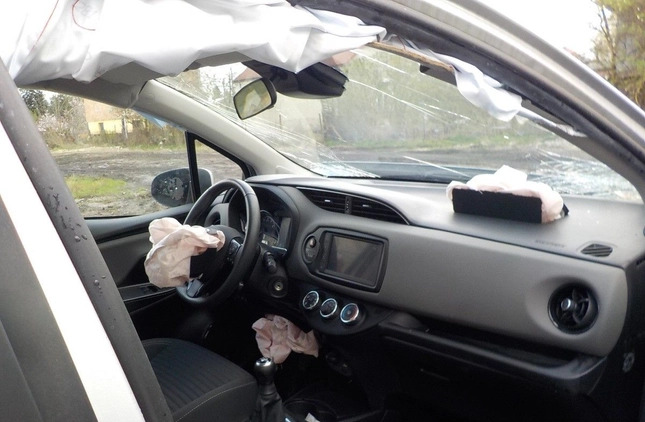 Toyota Yaris cena 20900 przebieg: 23514, rok produkcji 2019 z Stęszew małe 301